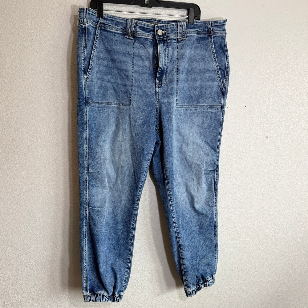 Torrid Feel The Fit Denim Joggers Medium Wash Blue Utility Pants 18R 42705184